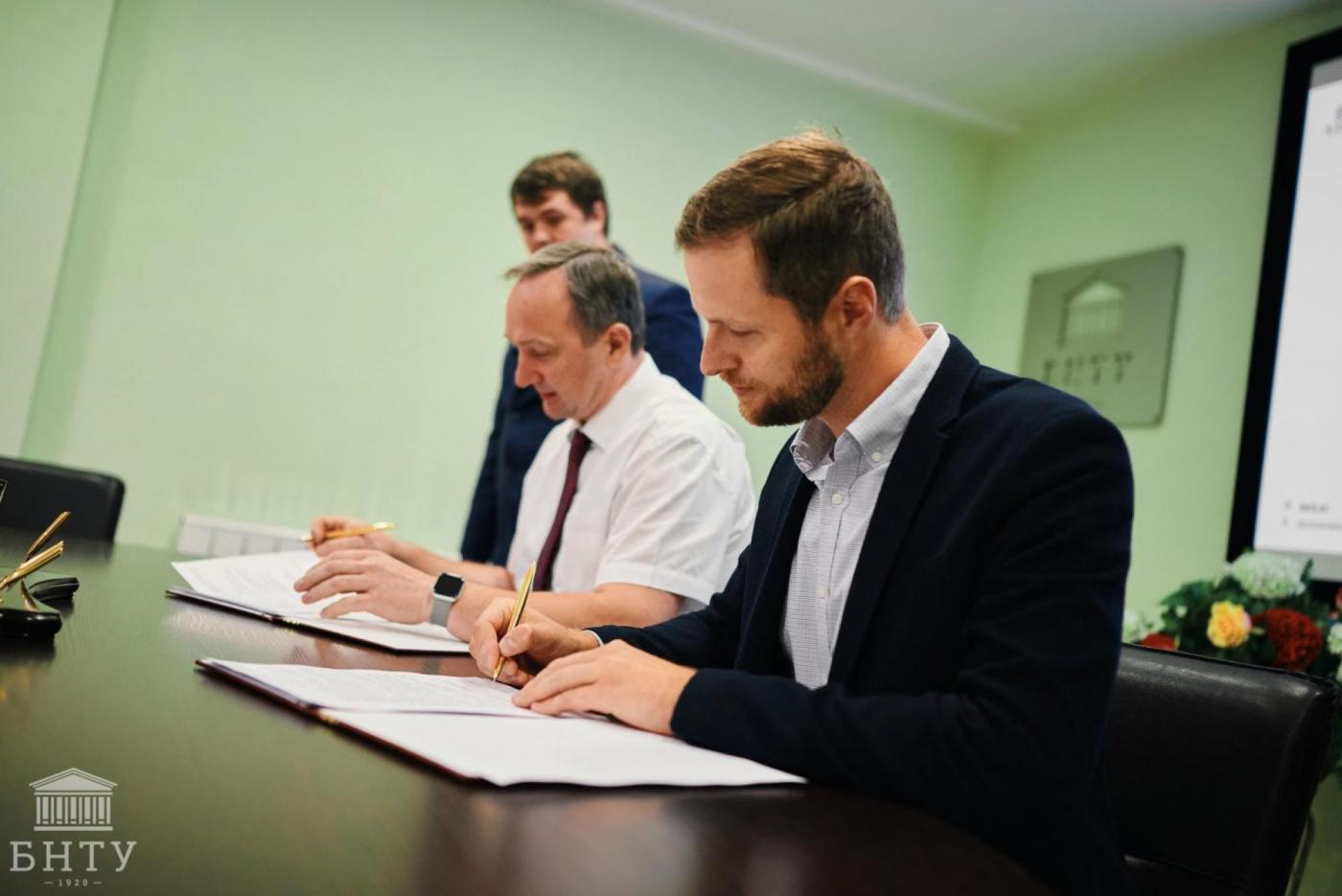 KUKA Robotics становится партнером БНТУ